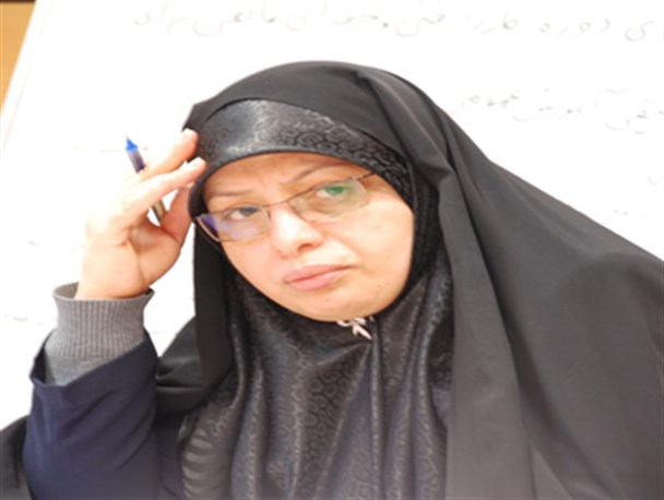 هر چه که به زن آسیب بزند در نهایت به جامعه ضربه زده است