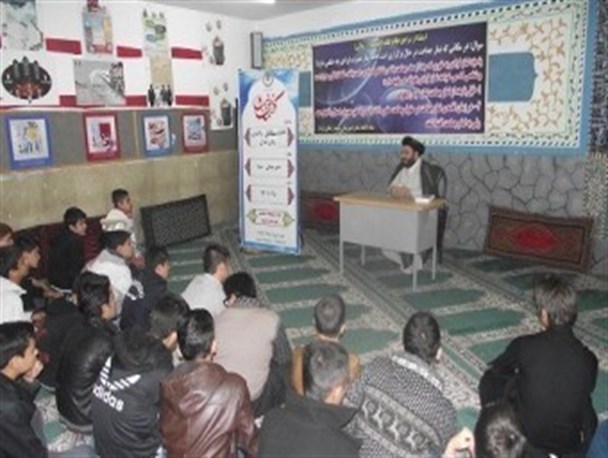 پاداش نیکی به پدر و مادر از افضل خیرات است