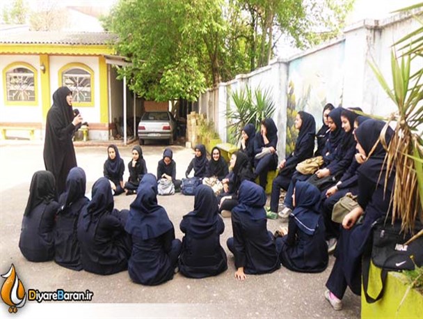 ترویج حجاب در مدارس رشت توسط کسانی که می خواهند راه فاطمه(س) روشن بماند