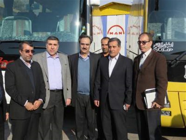 بازدید معاون وزیر راه از شرکت تولید کننده اتوبوس های مسافربری در گرمسار