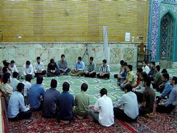 امام جماعت، رکن اصلی مسجد/ باید برای حضور جوانان در مسجد برنامه ریزی کرد