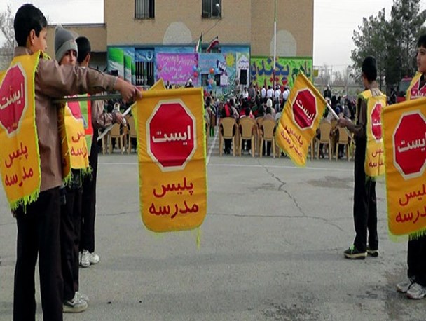 آماده باش همیاران پلیس خمینی شهر در طرح نظم اجتماعی زمستانه/ تصاویر