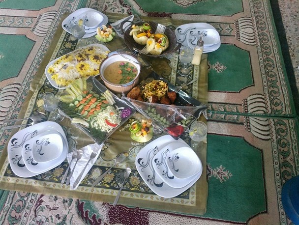 برگزاری جشنواره غذایی خیریه برای کمک به بیماران سیریک+ تصویر