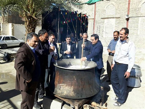 تصاویر/ اجرای طرح «بهار در زمستان» در محلات ابرکوه