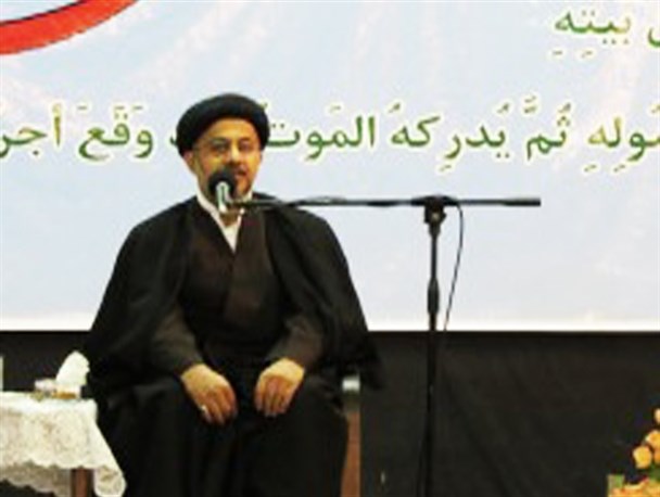 خانه ای که در آن تلاوت قران نباشد، ماهواره و اسباب عیش و نوش می آید