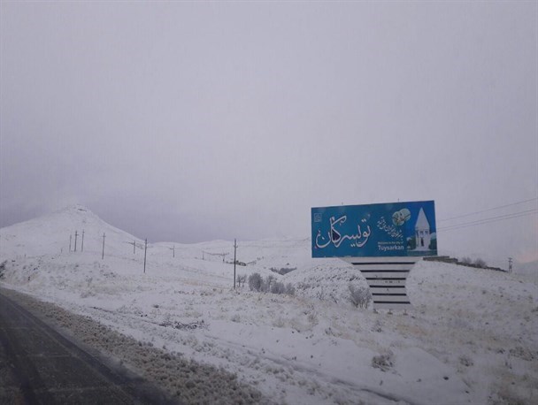 ذخیره سازی بیش از 3هزار نمک و ماسه برای برف روبی جاده های تویسرکان