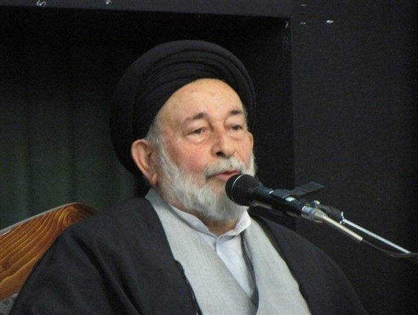 اگر چراغ سبز به دشمنان نشان دهیم دشمن تمام مواضع قدرت ما را فتح می کند/آتش زدن پرچم کشور ما کار یک ایرانی نیست