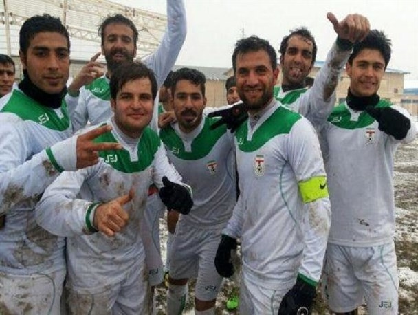 مسئولان و هواداران شرایط حساس تیم فوتبال شهرداری همدان را درک کنند