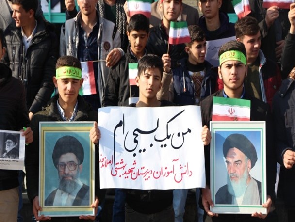 راه اندازی کمپین"من یک بسیجی ام"در مدارس اصلاندوز+تصاویر