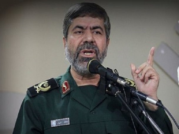 تراکم بسیار بالای تشییع‌کنندگان، امکان تدفین پیکر شهدا را نمی‌دهد