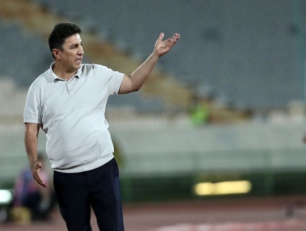 قلعه‌نویی: نگاه و عدالت باید نسبت به همه تیم‌ها یکسان باشد/ عنایتی: با عصا کنار زمین می ایستم