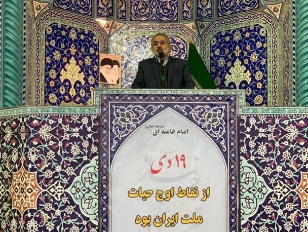 سفرهای استانی فاصله بین مردم و دولت مردان را کم کرده است