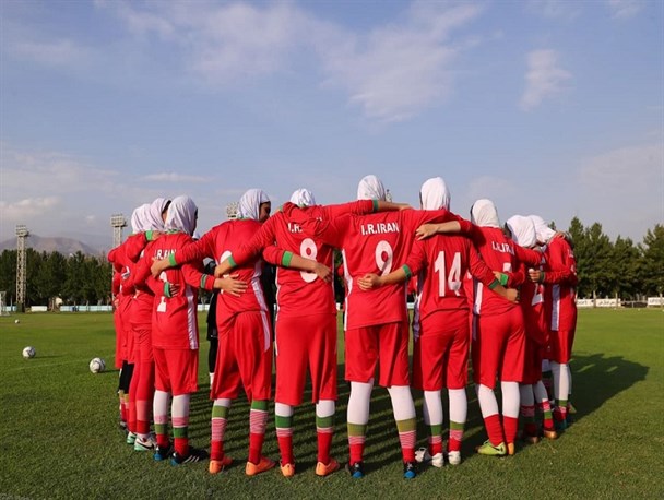 شهبازی: تنها مشکل، نبود بازی تدارکاتی با تیم های خارجی است/ برگزاری تمرین بدنسازی تیم ملی فوتبال بانوان