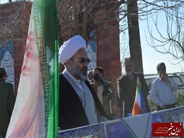 هرکس به شهدا توهین کند در این نظام جای ندارد