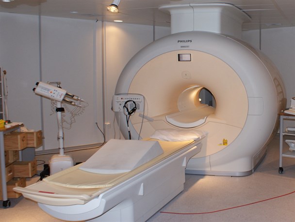دومین دستگاه MRI دولتی وارد استان بوشهر شد