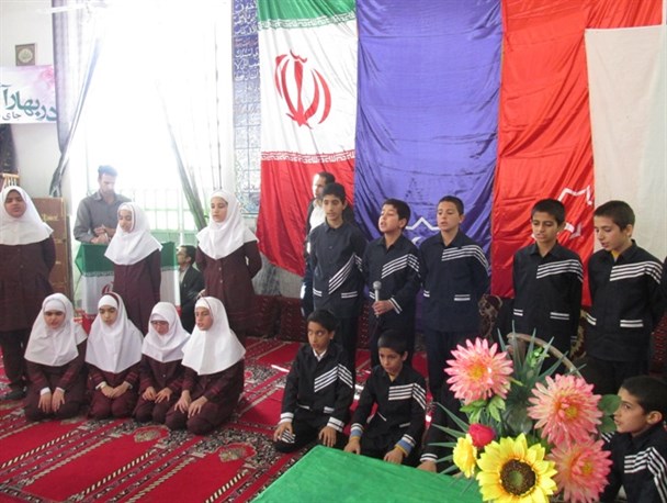 برگزاری جشن انقلاب در روستای استوه خنداب + عکس