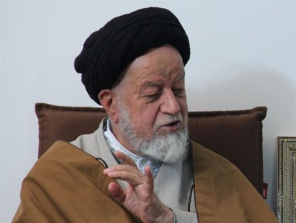 روحانیت باید جلودار تداوم انقلاب باشد
