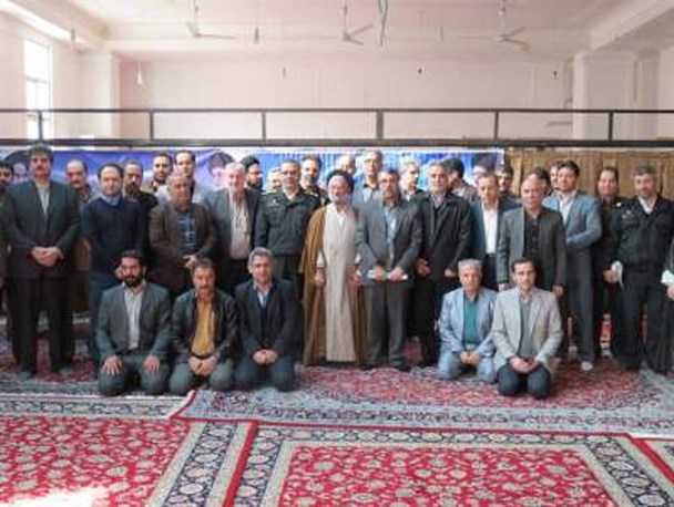 باید هوشیارانه مراقب دست اندازی دشمنان در مبانی مقدس انقلاب اسلامی باشیم