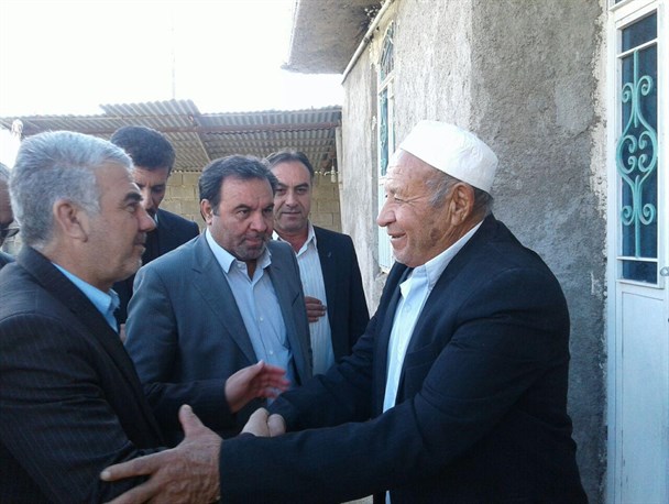 دیدار استاندارکهگیلویه وبویراحمد با خانواده شهید صفدرابولی در لنده+تصاویر