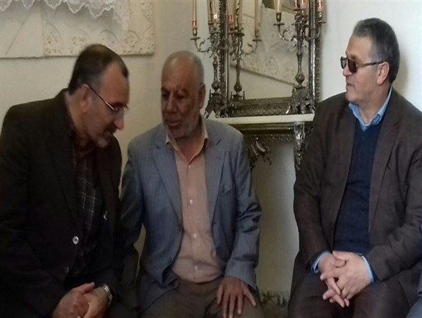دیدار بخشدار مرکزی ری با خانواده‌های شهدا و جانبازان