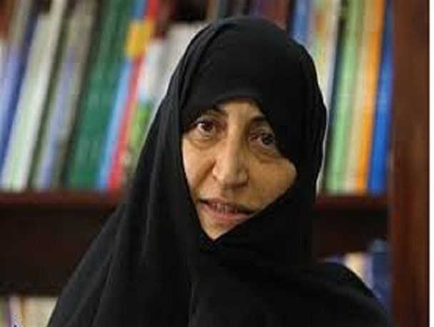 افرادی که روسری سفید سر چوب کرده‌اند دچار بی‌هویتی رفتاری هستند