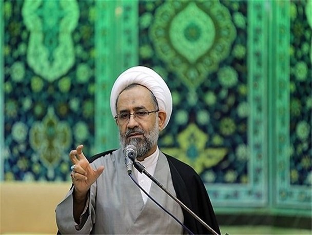 عده ای از مسئولان کشور با اقتصاد مقاومتی بازی می کنند/ عده ای به دنبال اصلاحات آمریکایی هستند
