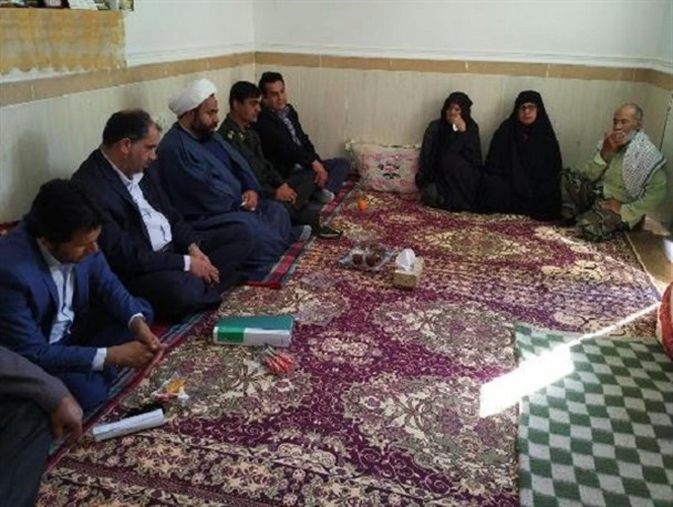 دیدار مسولان شهرستان کنگان از خانواده معظم شهدای شهر سیراف + تصویر