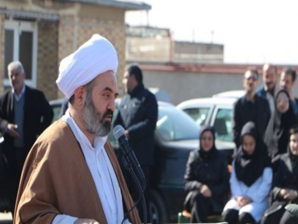 دشمنان به دنبال سیاه نمایی خدمات انقلاب هستند/ خدمات انقلاب به کشور، بی نظیر است
