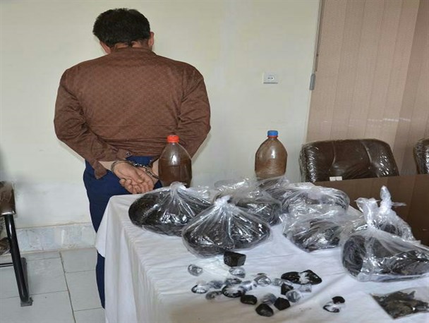دستگیری سوداگر مرگ با بیش از 12 کیلوگرم تریاک در نیشابور