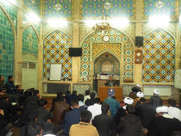 نشست روشنگری دهه فجر انقلاب اسلامی در مسجد سید برگزار شد+ تصاویر