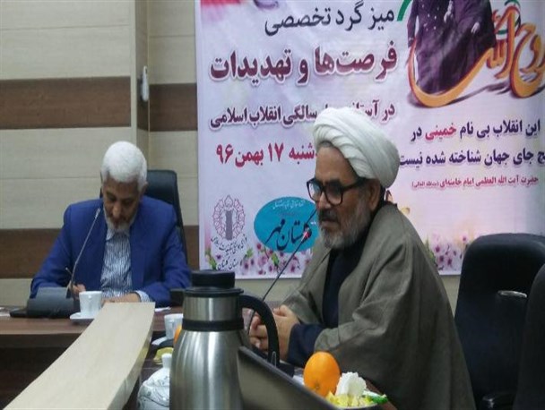 بیداری مردم محصول حرکت حوزه علمیه و دانشگاه بود/ کسانی که از انقلاب دست کشیدند در واقع باطن اصلی خود را نشان دادند