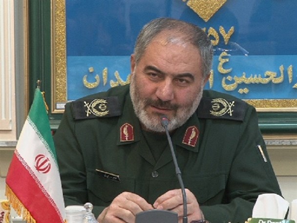 دشمن ارکان نظام اسلامی را هدف قرار داده است