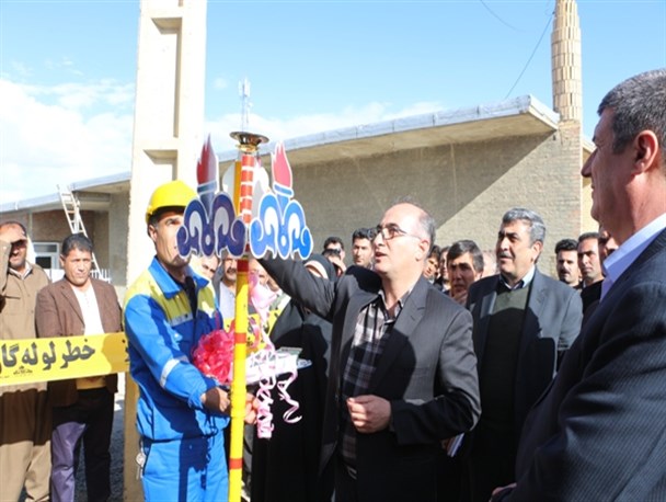 مشعل گاز در ۱۶ روستای بخش مرکزی میاندوآب روشن شد + تصاویر