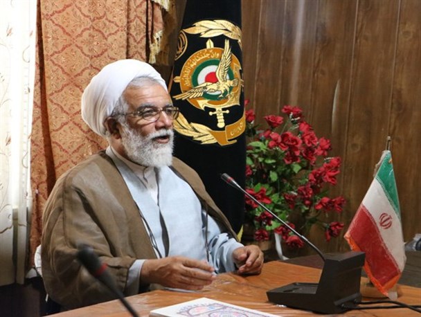 اساس نهضت امام خمینی مبتنی بر روش سید الشهدا (ع) بود/سوء تدبیر مدیران ناکارامدو شعارگرا را به حساب انقلاب نگذاریم