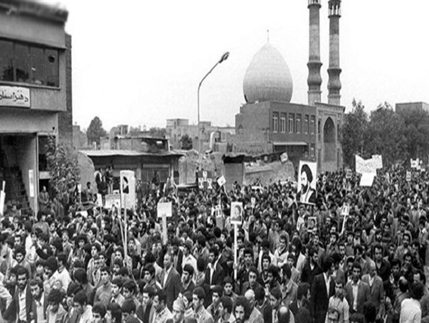 مساجد از مهمترین پایگاه‌های مبارزه مردمی در دوران پهلوی بودند/ هدف رضاخان جایگزینی افکار غربی با فرهنگ اسلامی بود