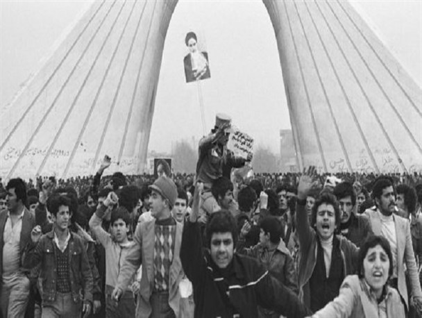 نقش اعتقادات دینی و تبلیغات اسلامی در پیروزی انقلاب