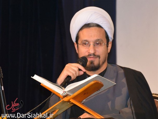 نبود ساختمان جامعه القرآن در سیاهکل به علت مهجور بودن قرآن است