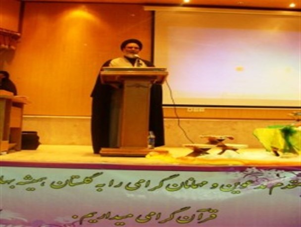 قرائت قرآن زنگار دل را می زداید
