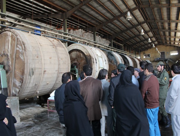 بازدید مجمع روابط عمومی از کارخانه چرم حریر