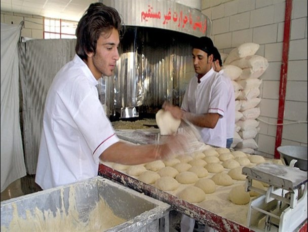 تیرگی آرد نانوایی های اشنویه به دلیل افزایش میزان سبوس است/آرد سفید برای سلامتی مضر است