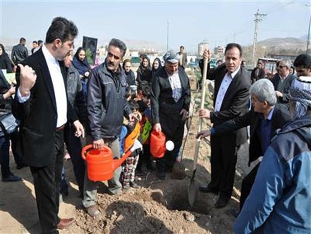 مهاباد را به سبزترین شهر کشور تبدیل می کنیم