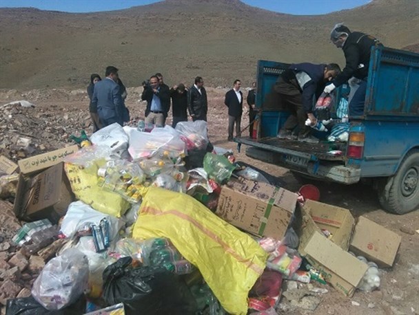 امحای بیش از سه هزار کیلوگرم  مواد غذایی فاسد در مهاباد