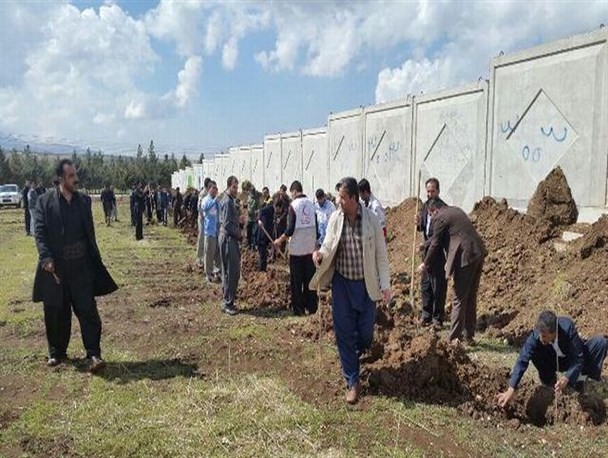 مراسم درختکاری در شهرستان ثلاث باباجانی