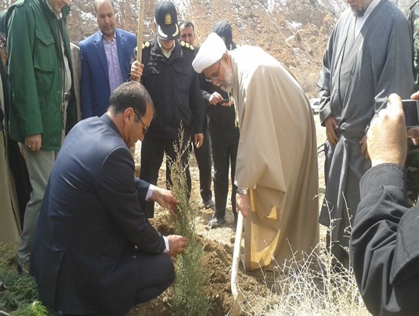 سفر یک روزه مسئولان به شهرستان دنا+عکس