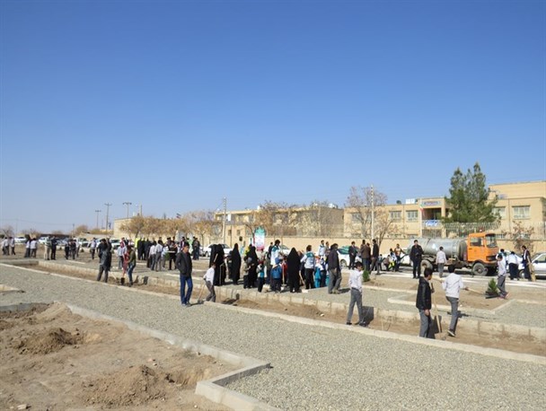 مراسم درختکاری در فیض‌آباد مه ولات برگزار شد+تصویر