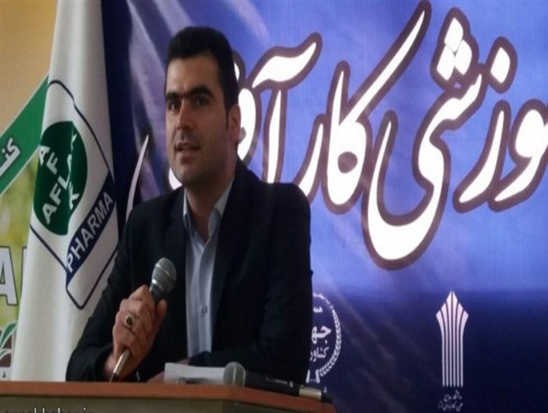 برگزاری کارگاه آموزشی کارآفرینی مرکز علمی کاربردی ازنا