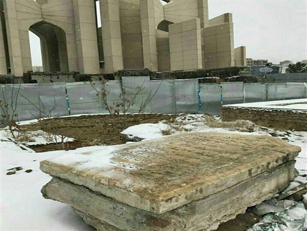 غربت ثقه‌الاسلام در جوار مقبرة الشعرایی غریب تر!