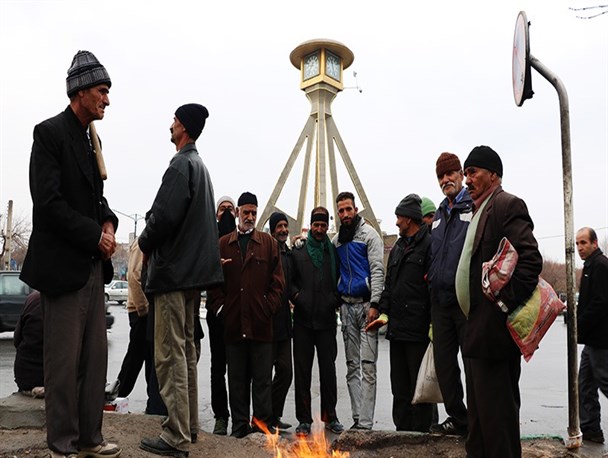 دستان خالی و شرمندگی؛ حاصل یک روز کاری کارگران جویای کار/حال و روز میادین اصلی شهر؛ مثال نقضی بر آمار اشتغالزایی مسئولان