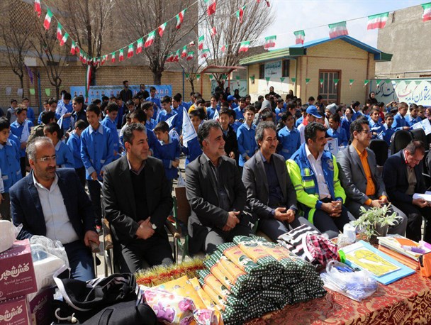برگزاری جشن نیکوکاری در مدرسه امیرکبیر فیروزکوه