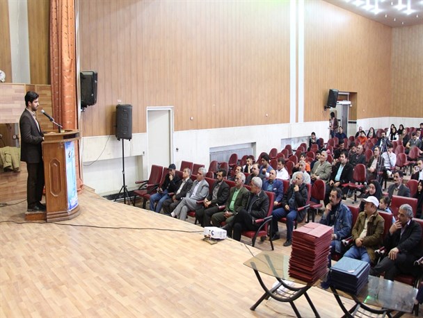 معرفی بهترین اجراهای مونولوگ و استندآپ کمدی اولین جشنواره تئاتر افلاکیان میانه